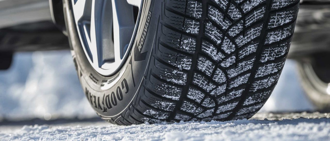 Goodyear Winter SUV tyre on snow and frost in UK
