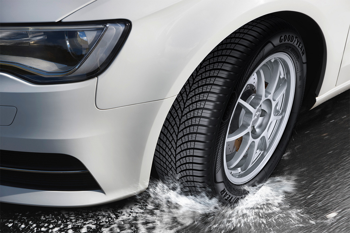 Vector 4Seasons tyre in wet weather