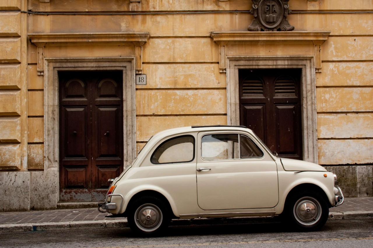 Vintage Fiat 500 in Italy - find Goodyear Tyres