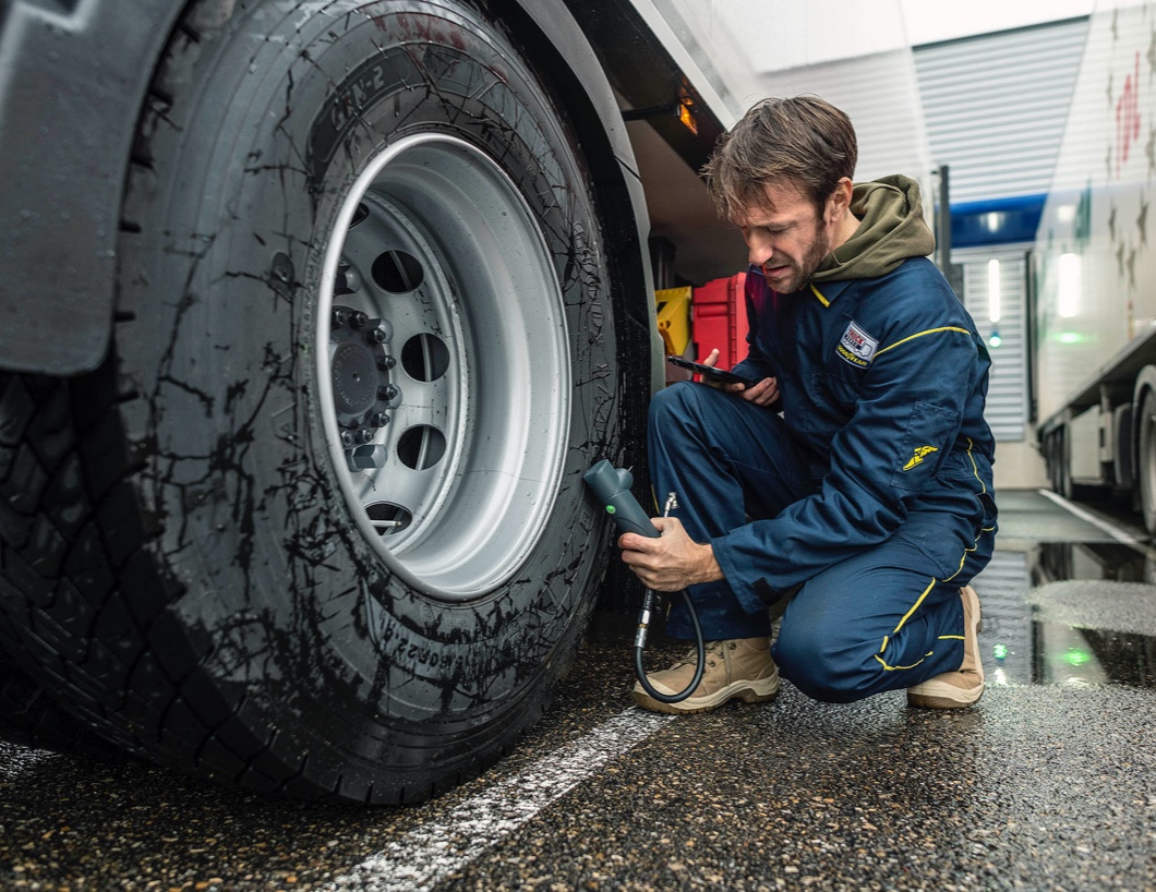 contrôler la pression des pneumatiques
