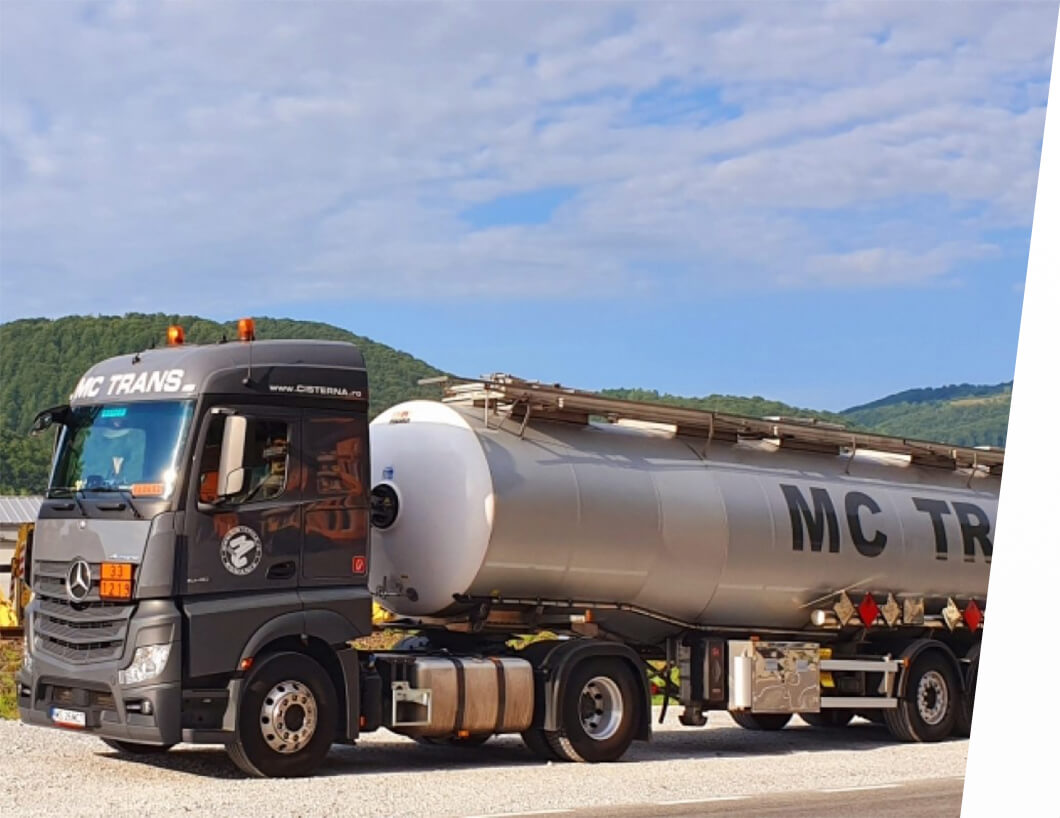 Camion che monta pneumatici autocarri Goodyear